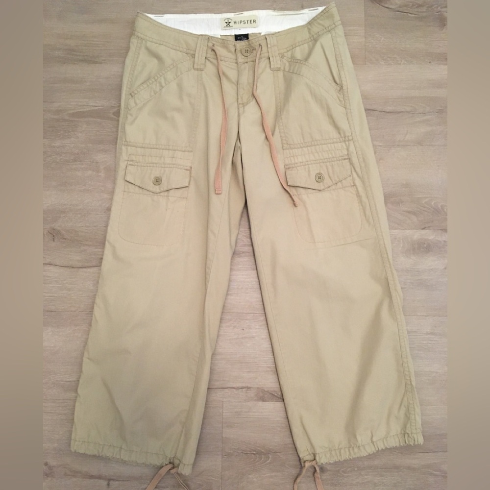 Arizona crop cargo pants size 3